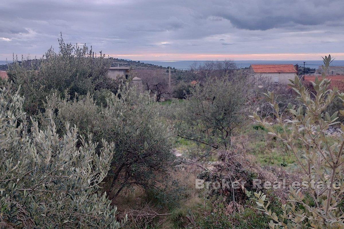 Terreno con una splendida vista e vicino al mare