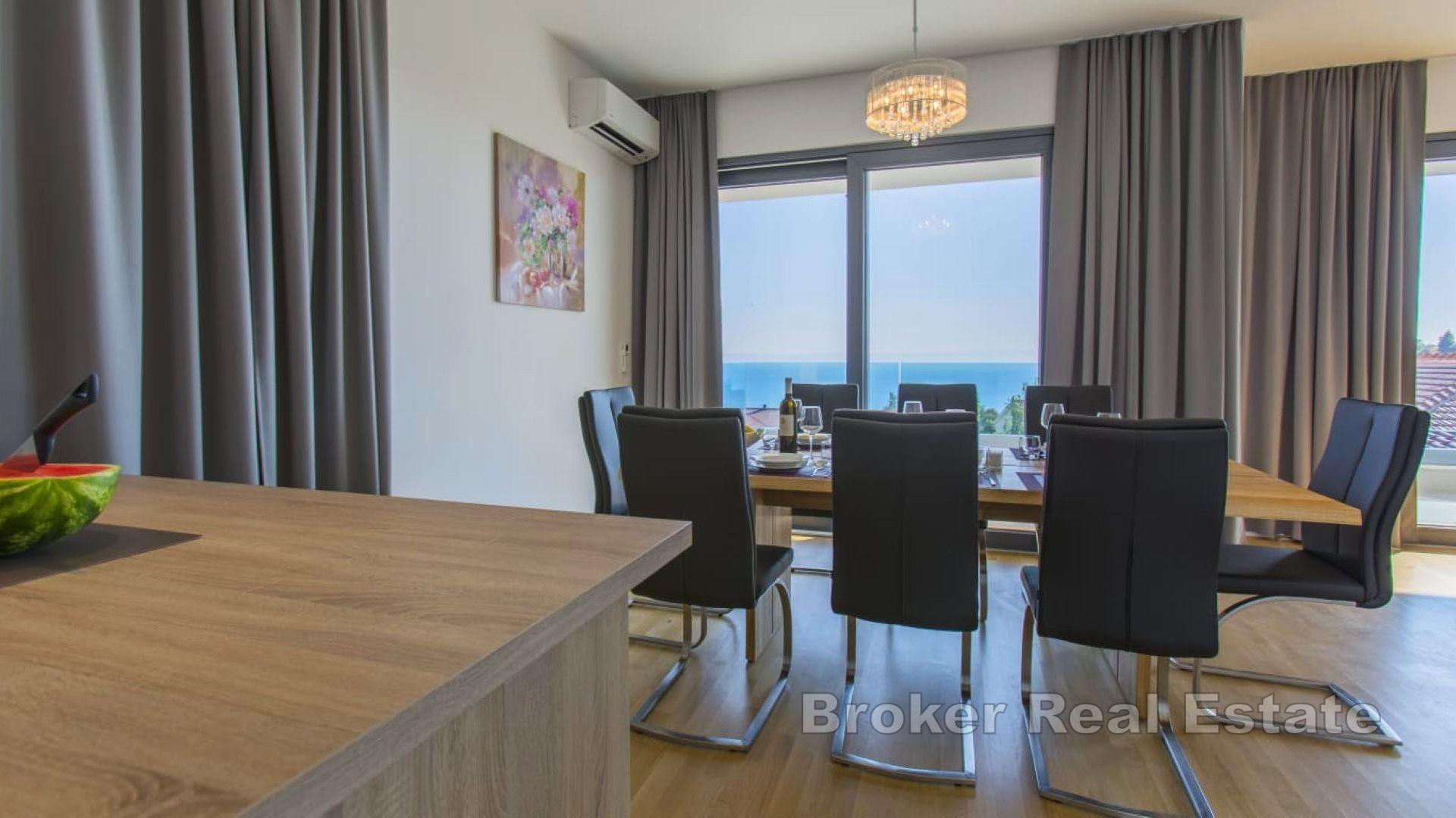 Villa moderne avec vue dégagée sur la mer