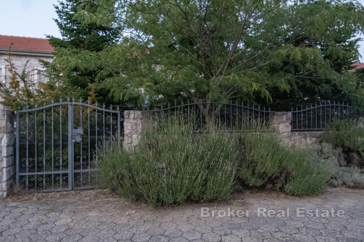 Obiteljska kuća s pogledom prirodu