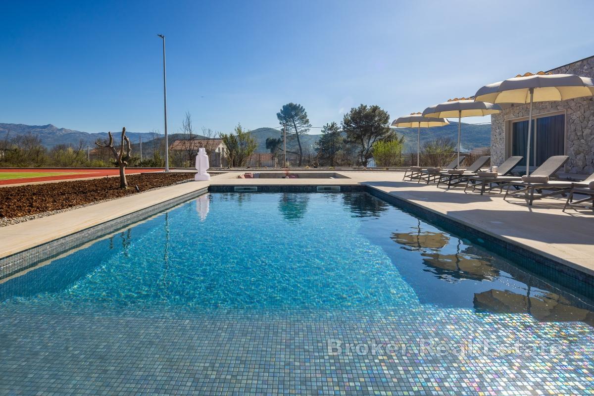 Einzigartige Villa mit Pool und Tennisplatz in der Nähe von Split