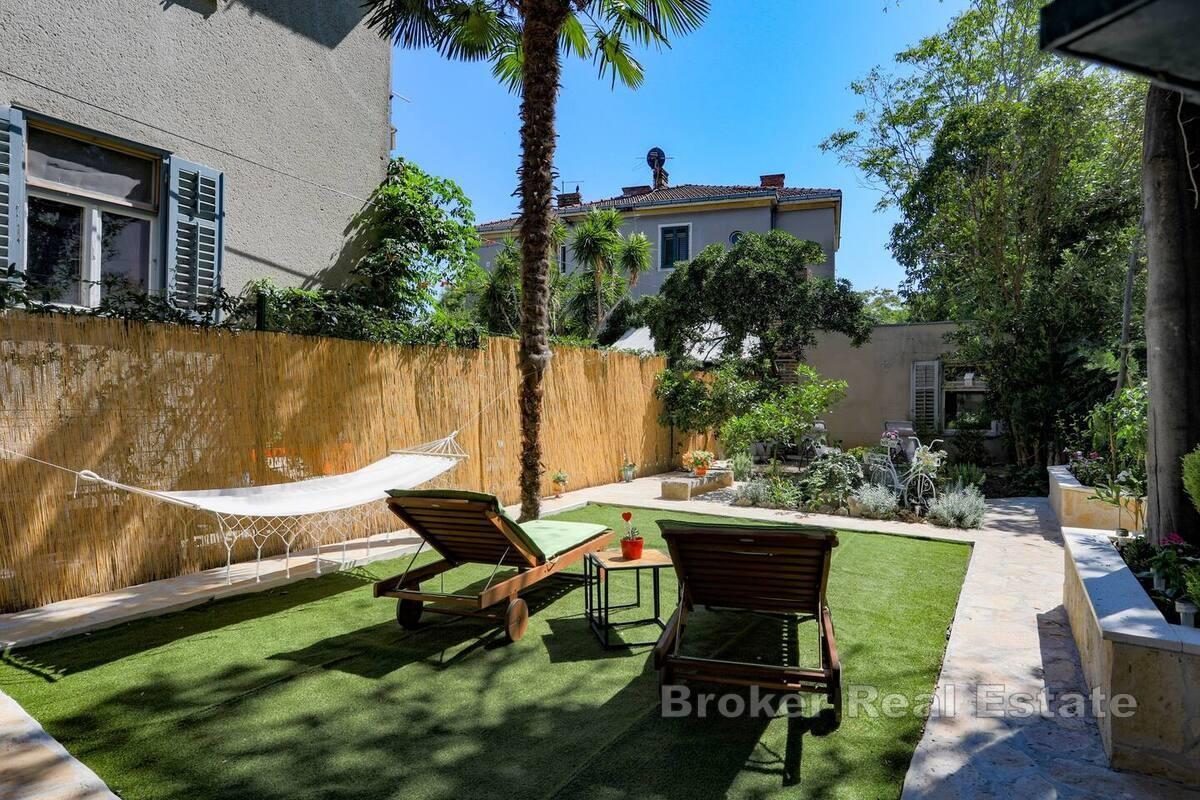Appartement T3 avec garage et jardin en situation idéale