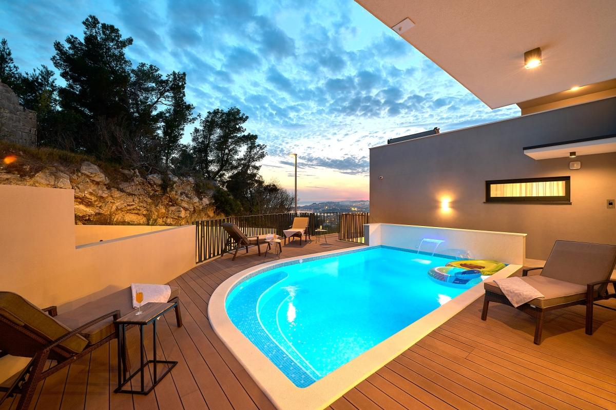 001-2048-68-Split-area-Exclusive-modern-villa-with-heated-pool-and-a-sea-view-for-sale
