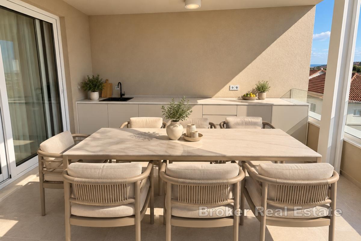Attico moderno con due camere da letto, 68 m² + terrazza di 150 m²