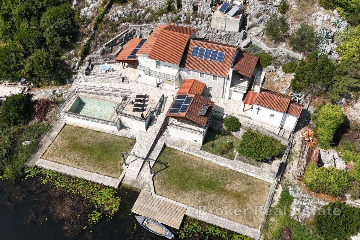 Autentisk hus i Podbrijest, Neretva-elvedalen