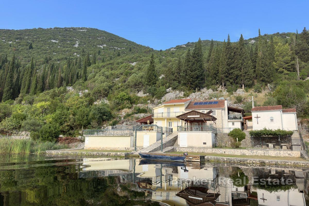 Autentisk hus i Podbrijest, Neretva-elvedalen