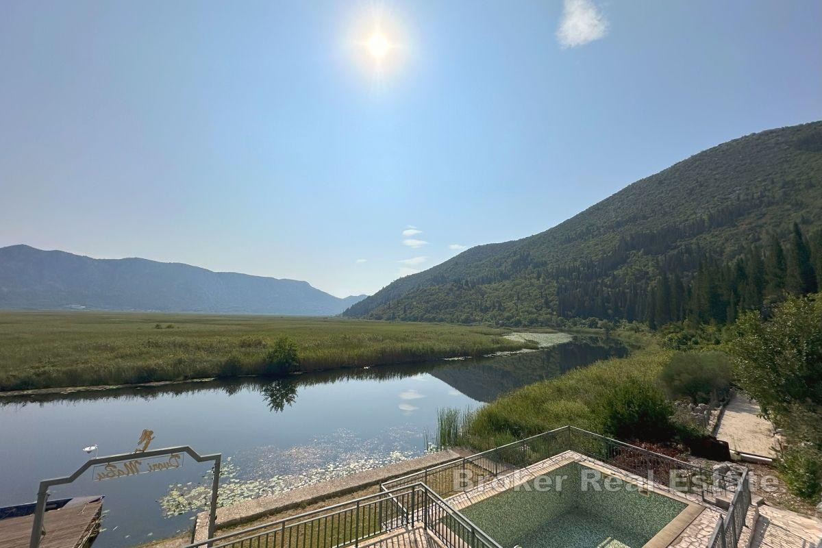 Autentisk hus i Podbrijest, Neretva-elvedalen