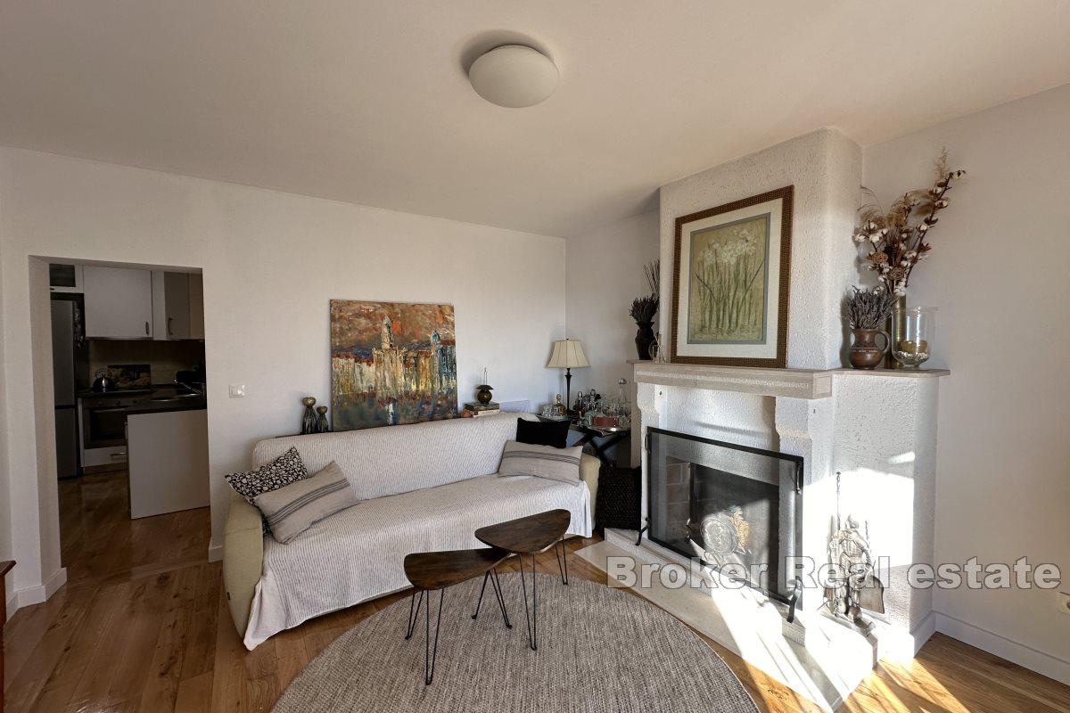 Ein-Zimmer-Apartment mit Panoramablick aufs Meer
