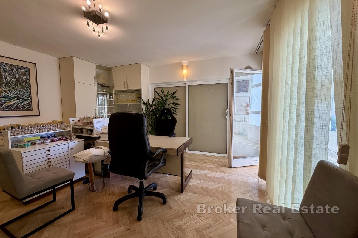 Un appartement polyvalent dans un emplacement privilégié