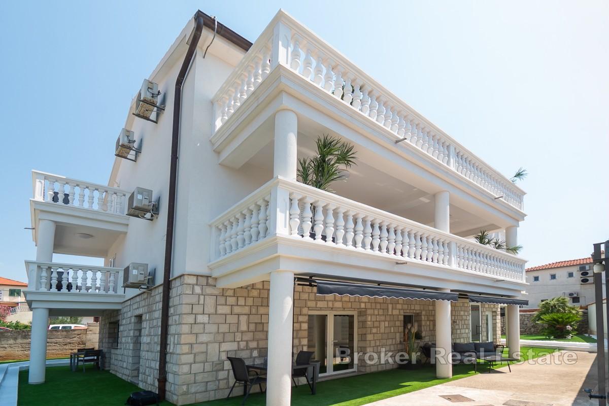 Apartmanska kuća u srcu Vodica