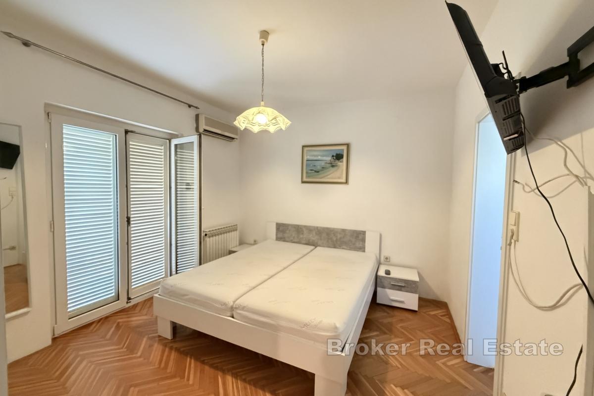 Jednopokojový apartmán s balkonem a parkováním k dlouhodobému pronájmu