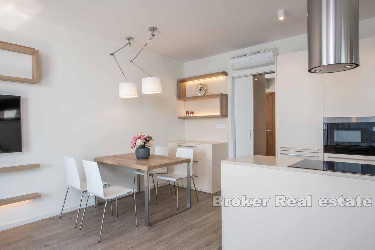 Atraktivan apartman u prvom redu do mora