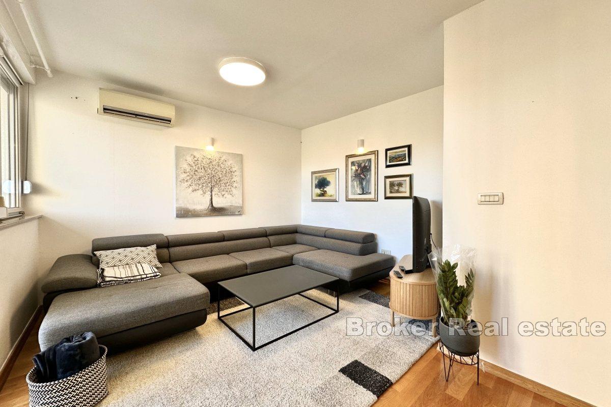 Spacious three-bedroom apartment in Mertojak