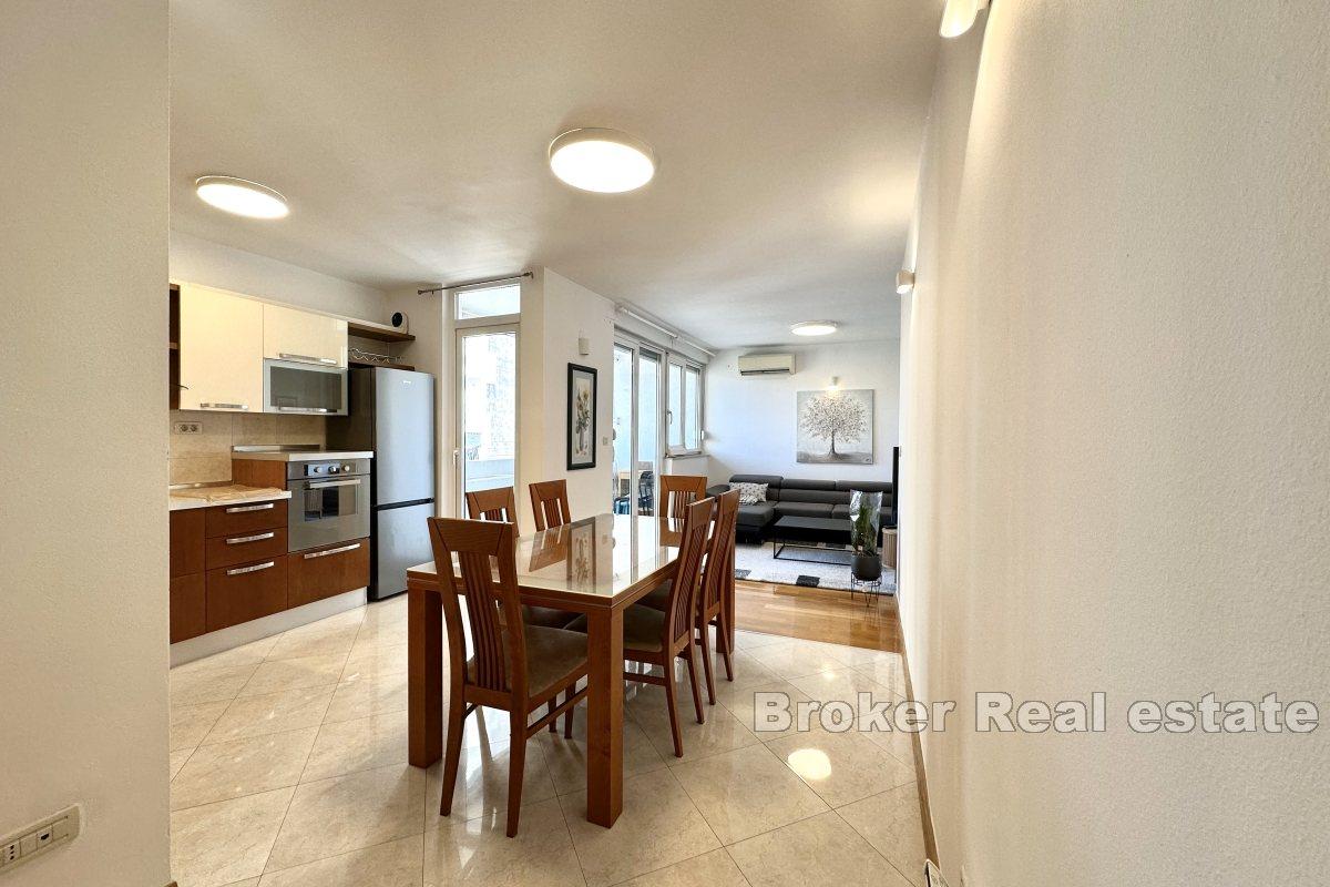 Spacious three-bedroom apartment in Mertojak
