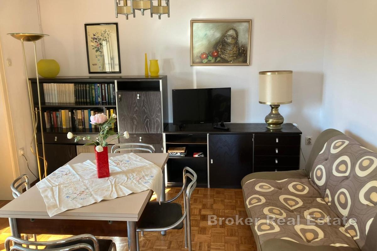 Dům s apartmány v první řadě u moře