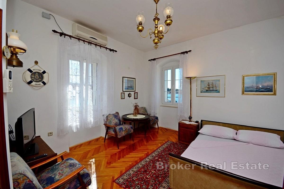 Tri apartmana s pogledom, prvi red do mora