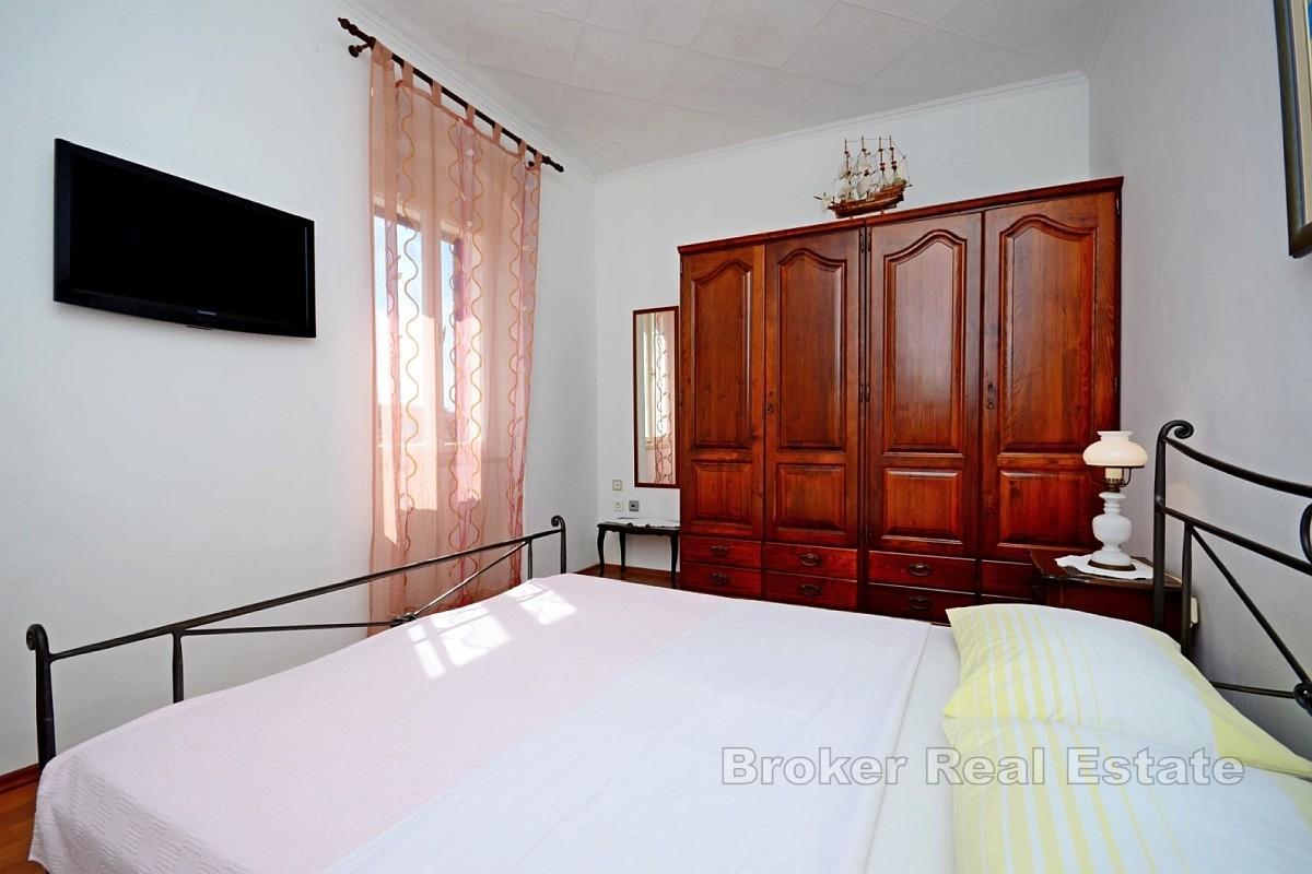 Tri apartmana s pogledom, prvi red do mora