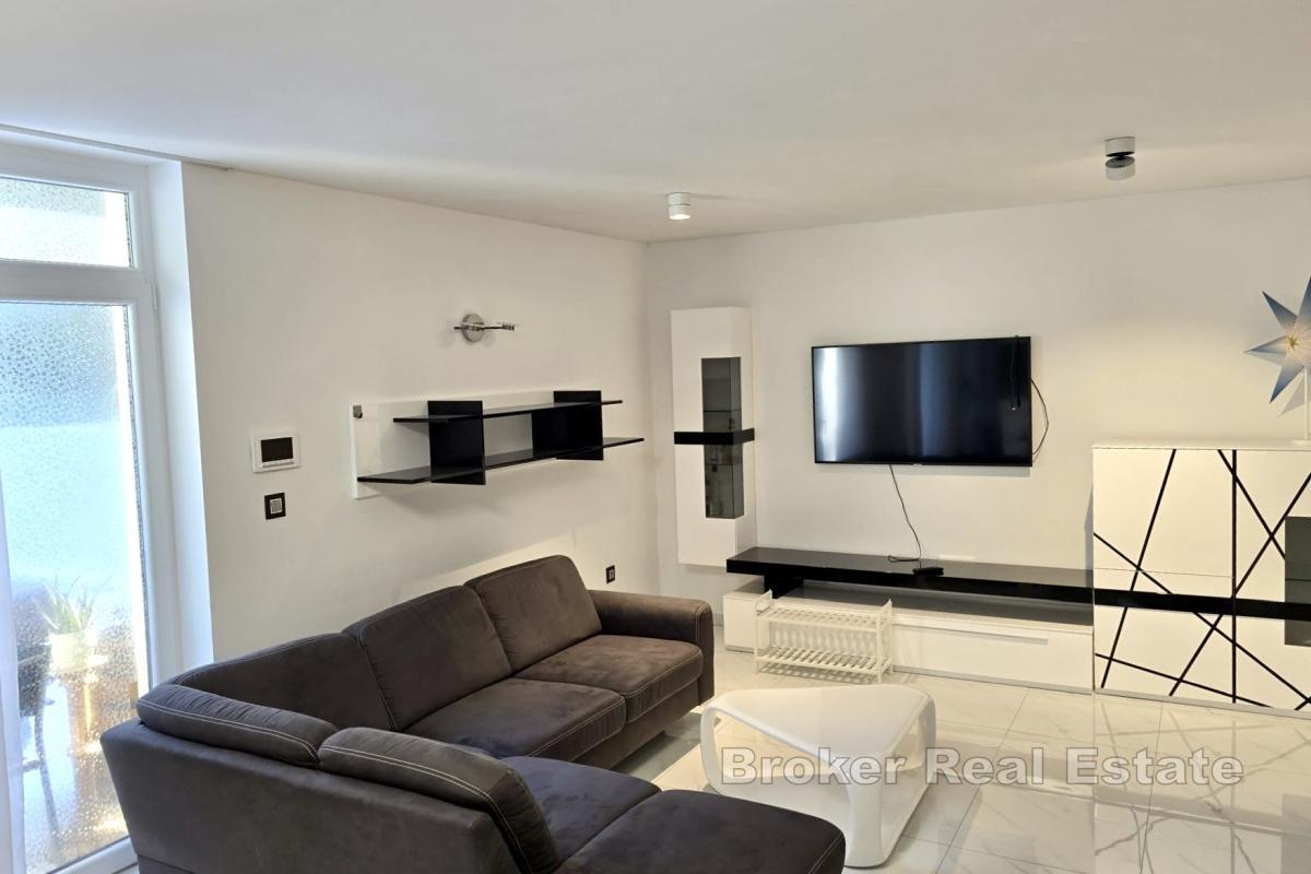 Appartamento con due camere da letto con parcheggio e piscina