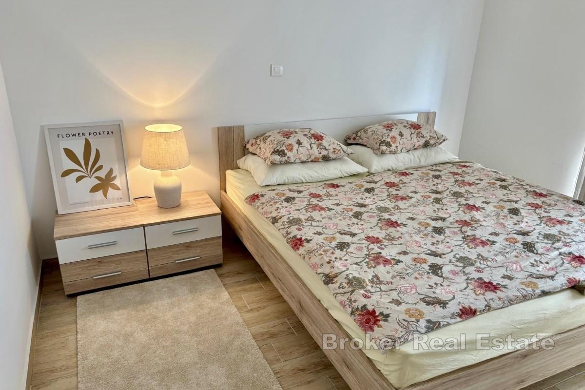 Appartamento confortevole e luminoso con giardino e terrazza nel cuore di Petrčane
