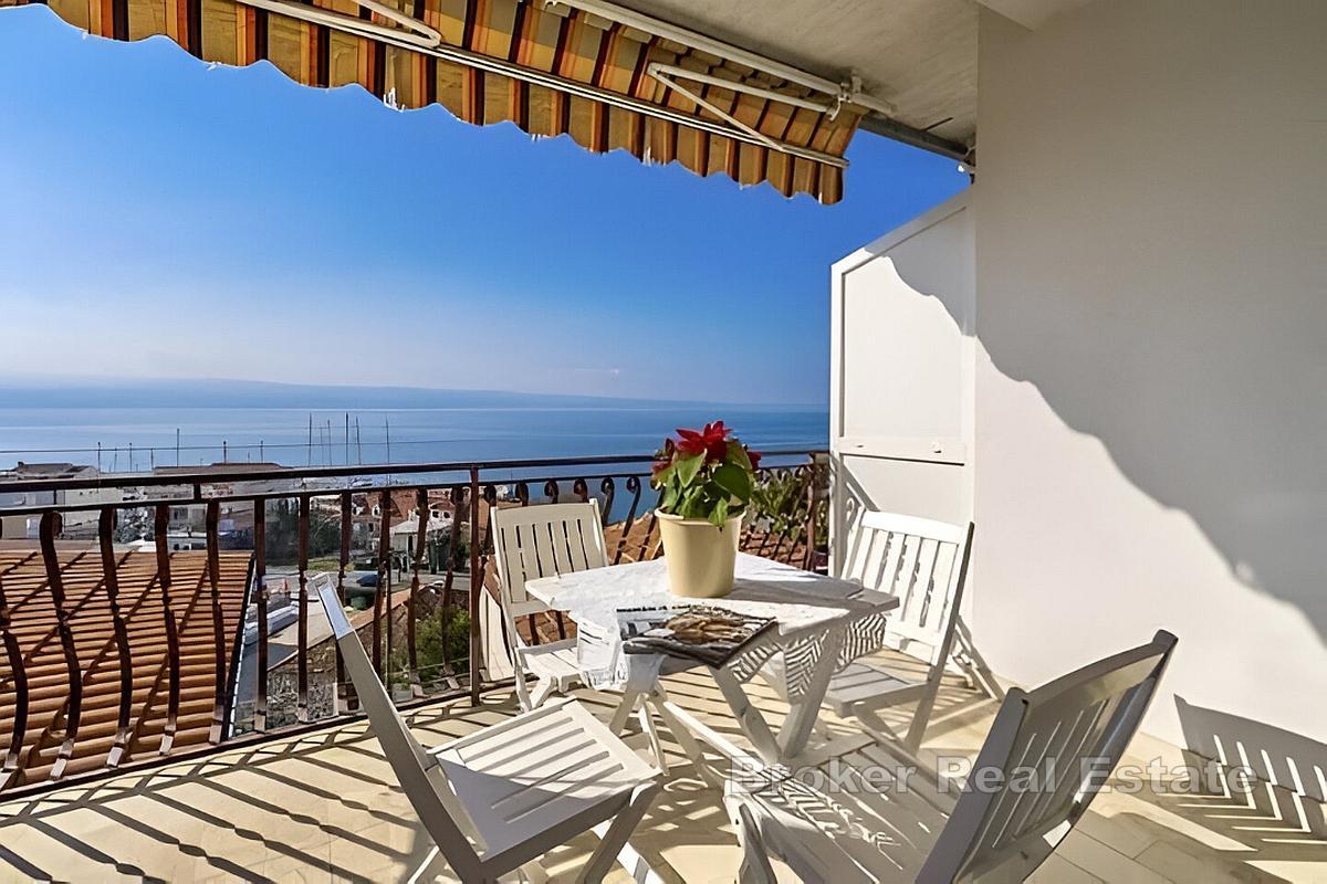 Due appartamenti con vista mare aperta