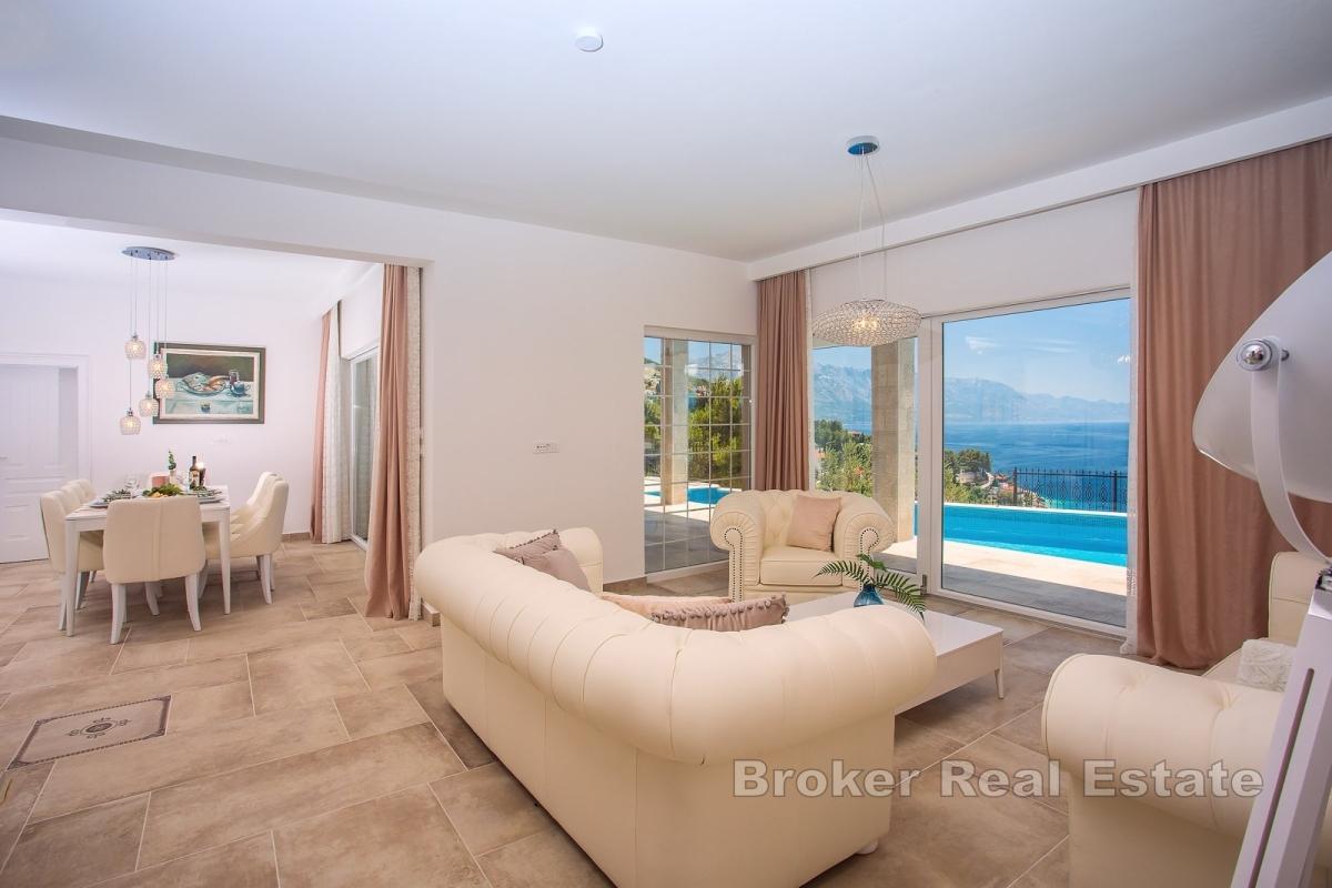 Moderne Villa mit Panoramablick aufs Meer