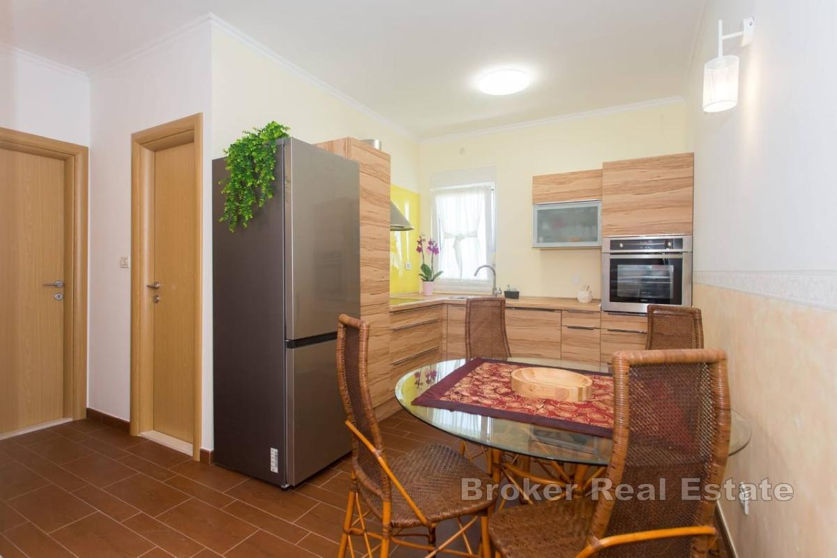 Elegante appartamento duplex con vista mare