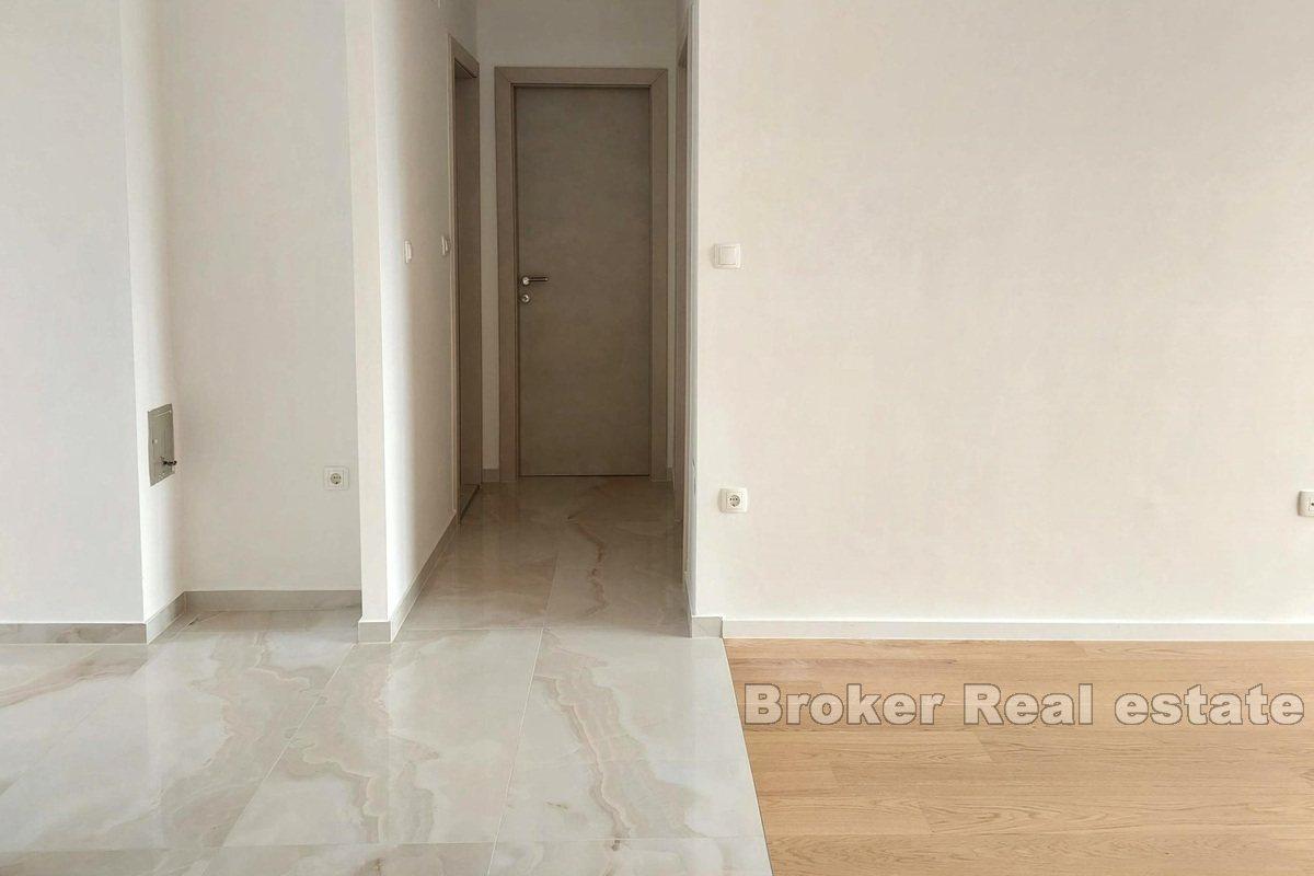 Renovierte Zwei-Zimmer-Wohnung mit Meerblick