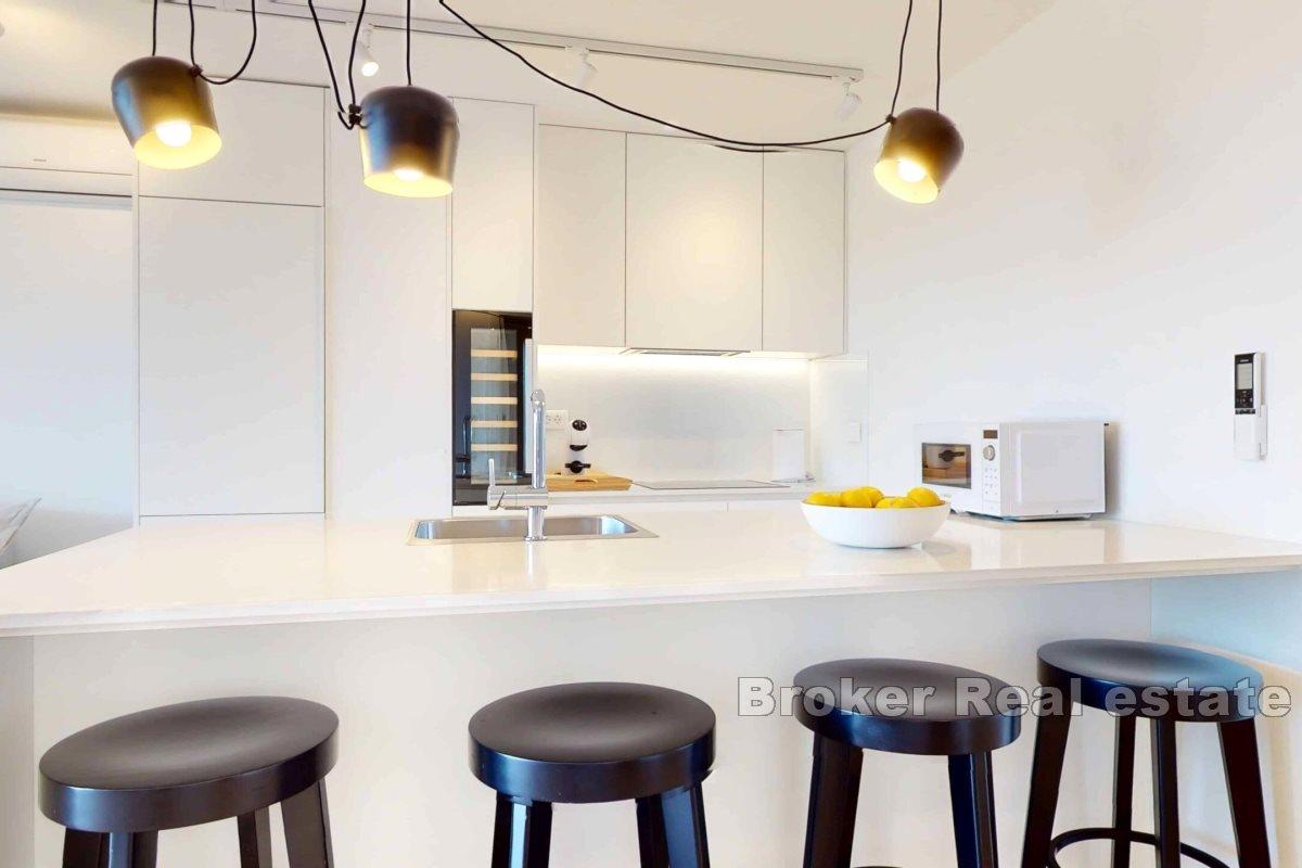 Appartamento con ampio terrazzo e vista