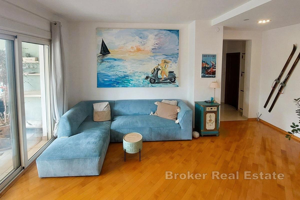 Appartement spacieux avec balcon et garage