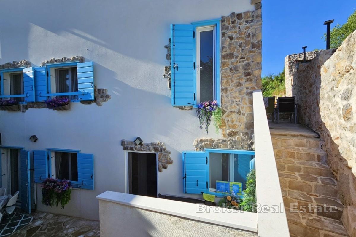 Splendida casa con due unità abitative e vasca idromassaggio