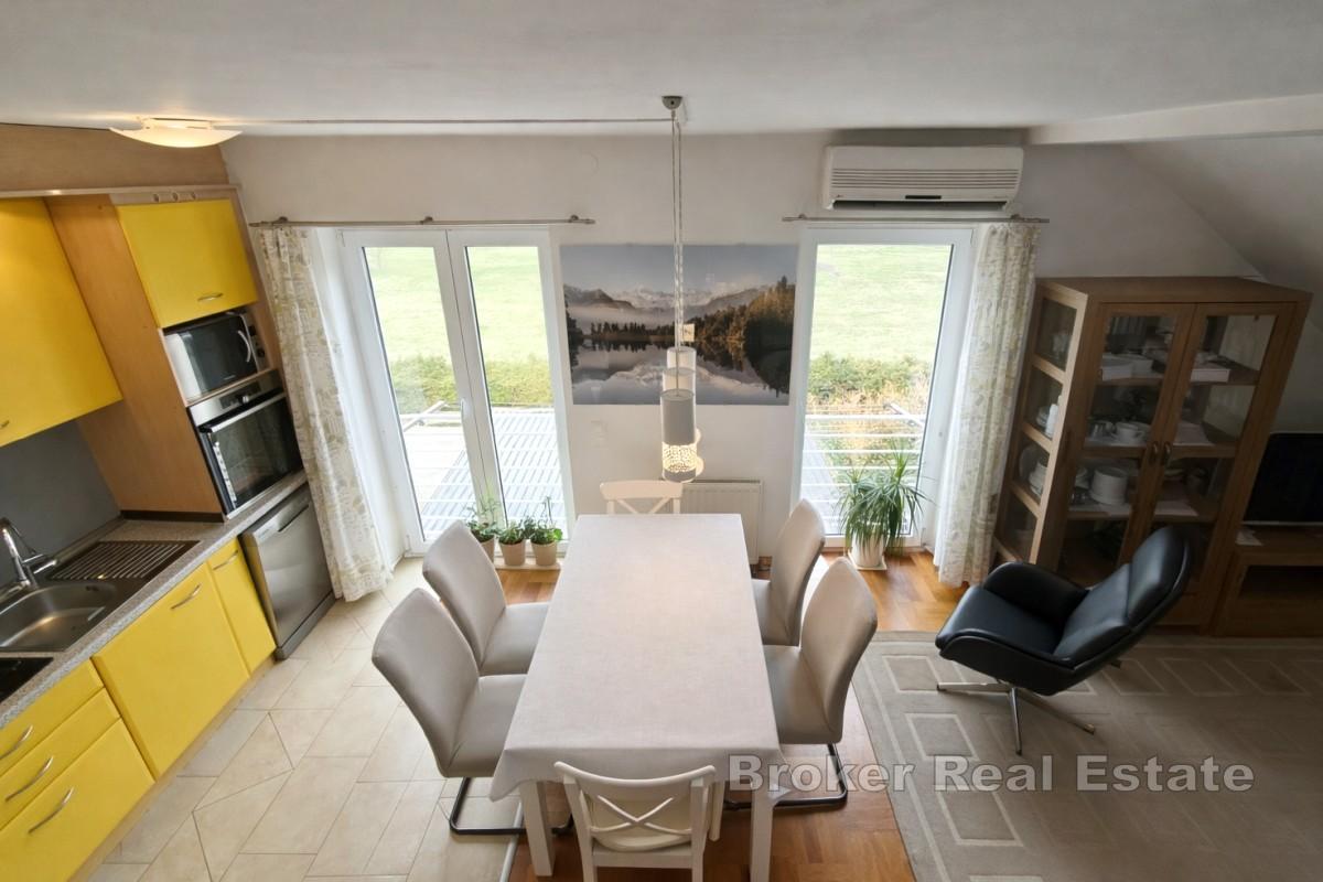 Vier-Zimmer-Maisonette-Wohnung mit Stellplatz