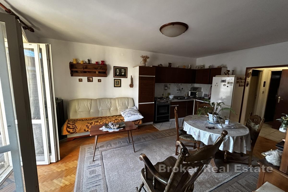 Maison familiale dans une jolie petite ville dalmate