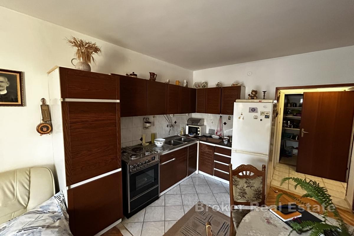 Maison familiale dans une jolie petite ville dalmate