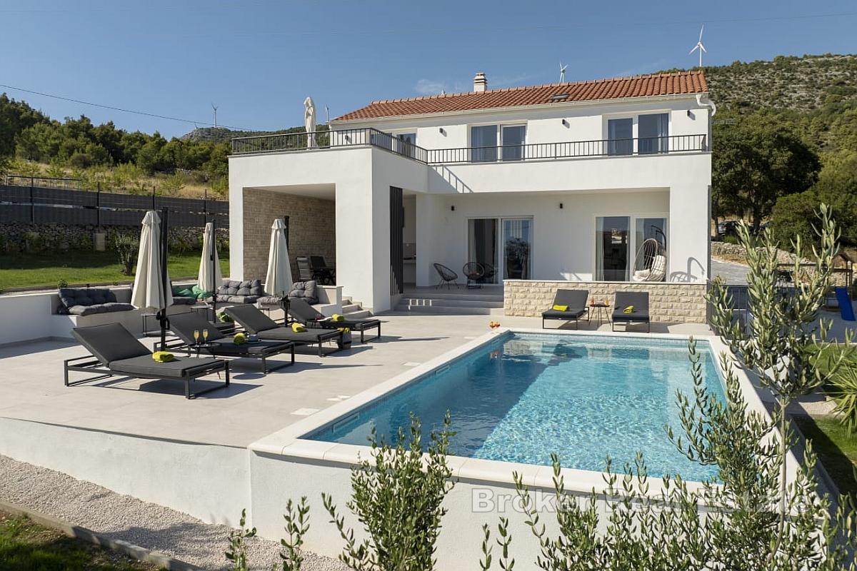 Villa med basseng