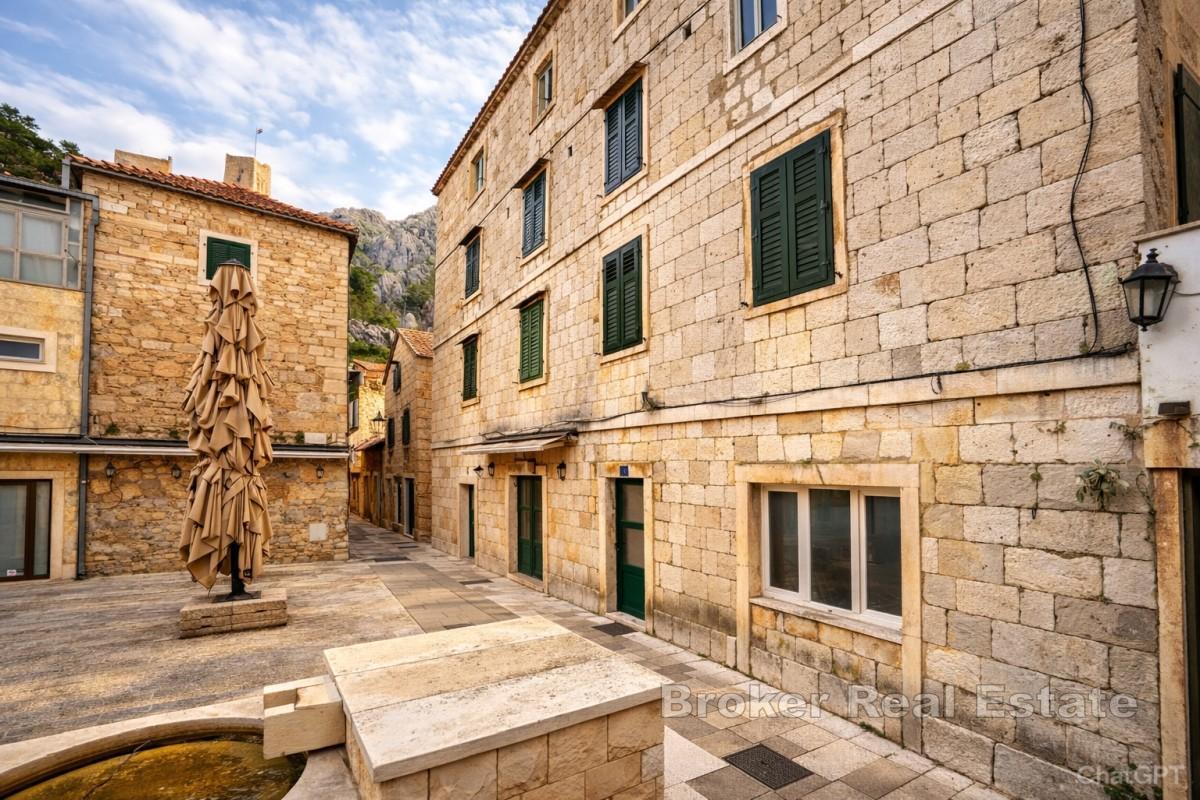 Stenhus i centrala Omiš