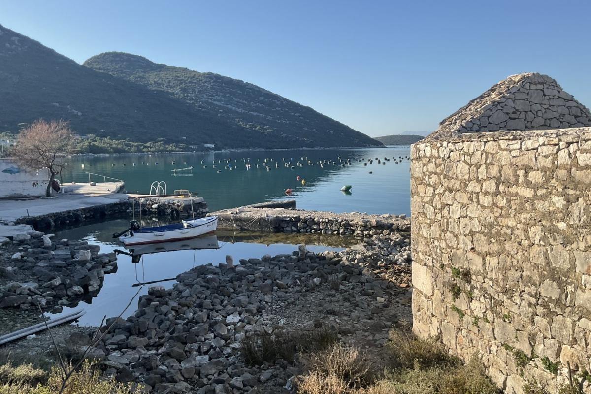 Il terreno edificabile si trova vicino al mare