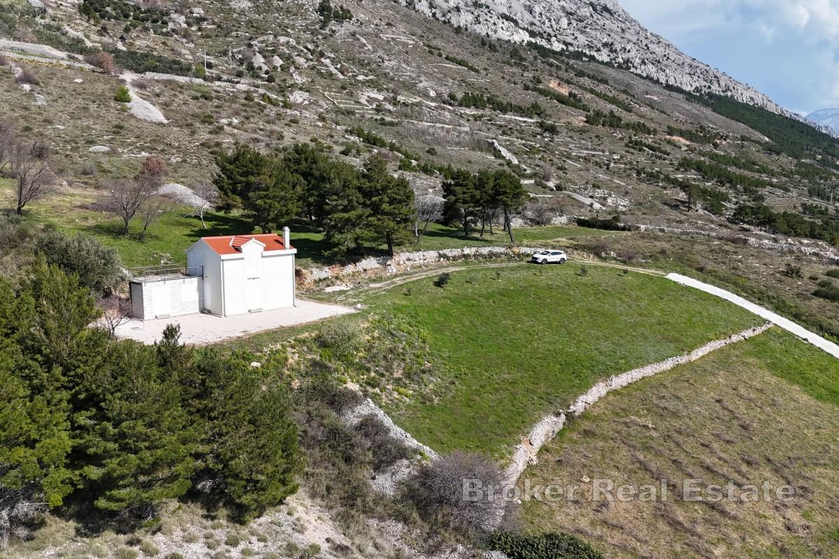 Terrain et maison avec vue