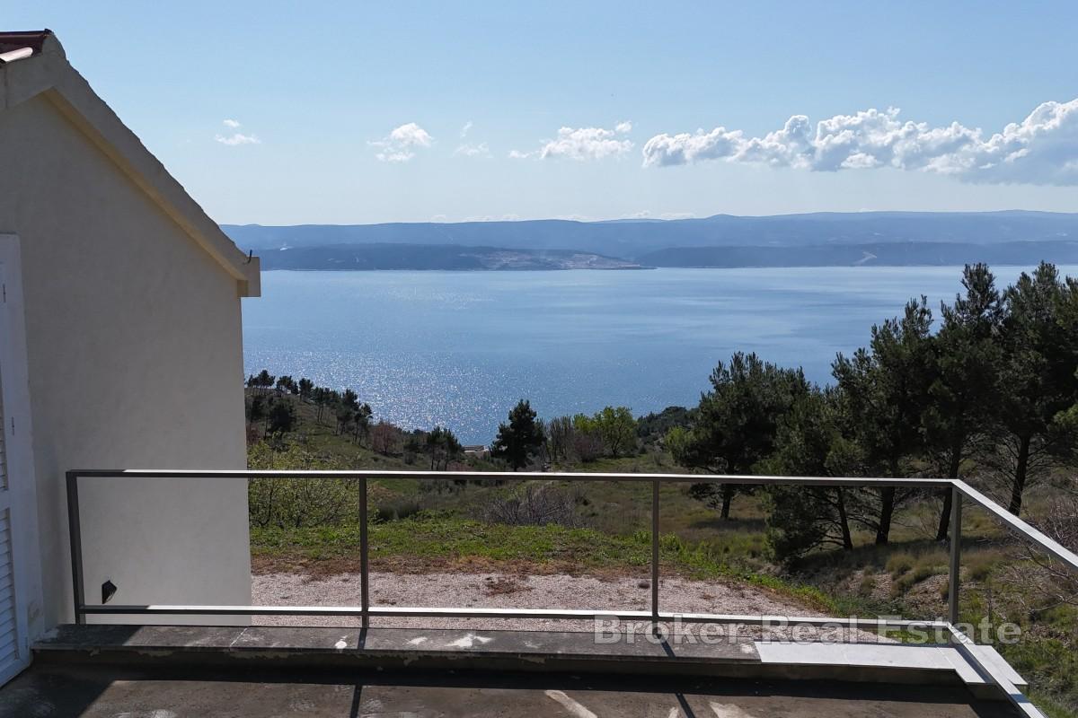 Terrain et maison avec vue
