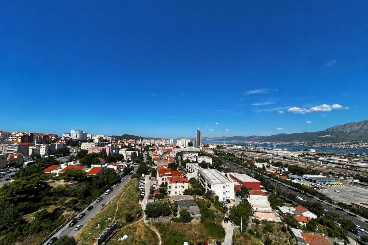 001-2052-133-Split-Kman-three-bedroom-apartment-with-sea-view-for-sale