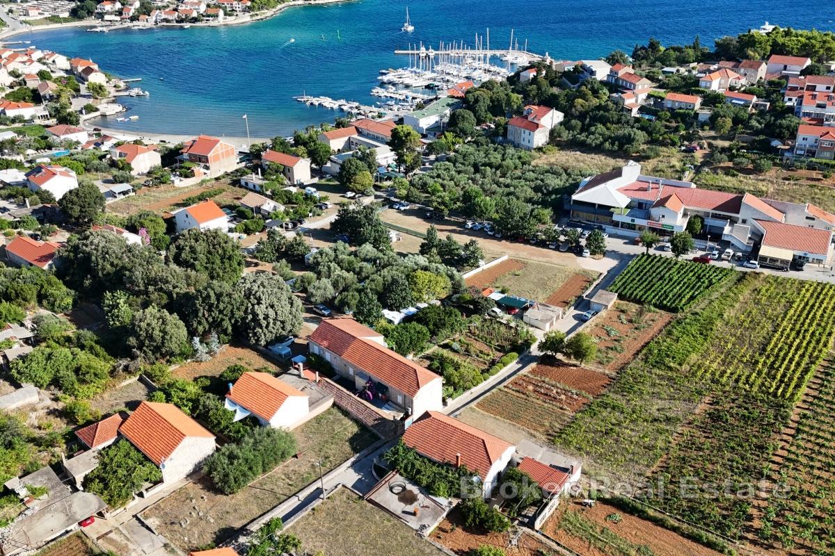 Palazzo residenziale vicino al mare