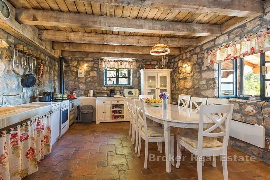 Authentisches dalmatinisches Haus mit Swimmingpool