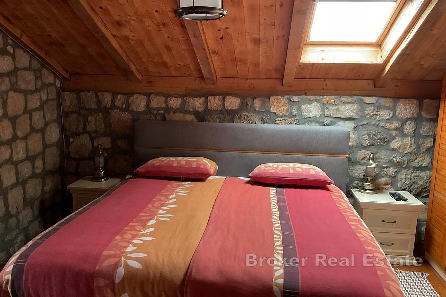 Authentisches dalmatinisches Haus mit Swimmingpool