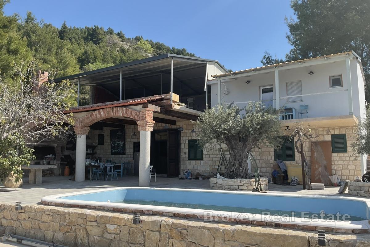 Autentica villa in pietra con vista panoramica sul mare