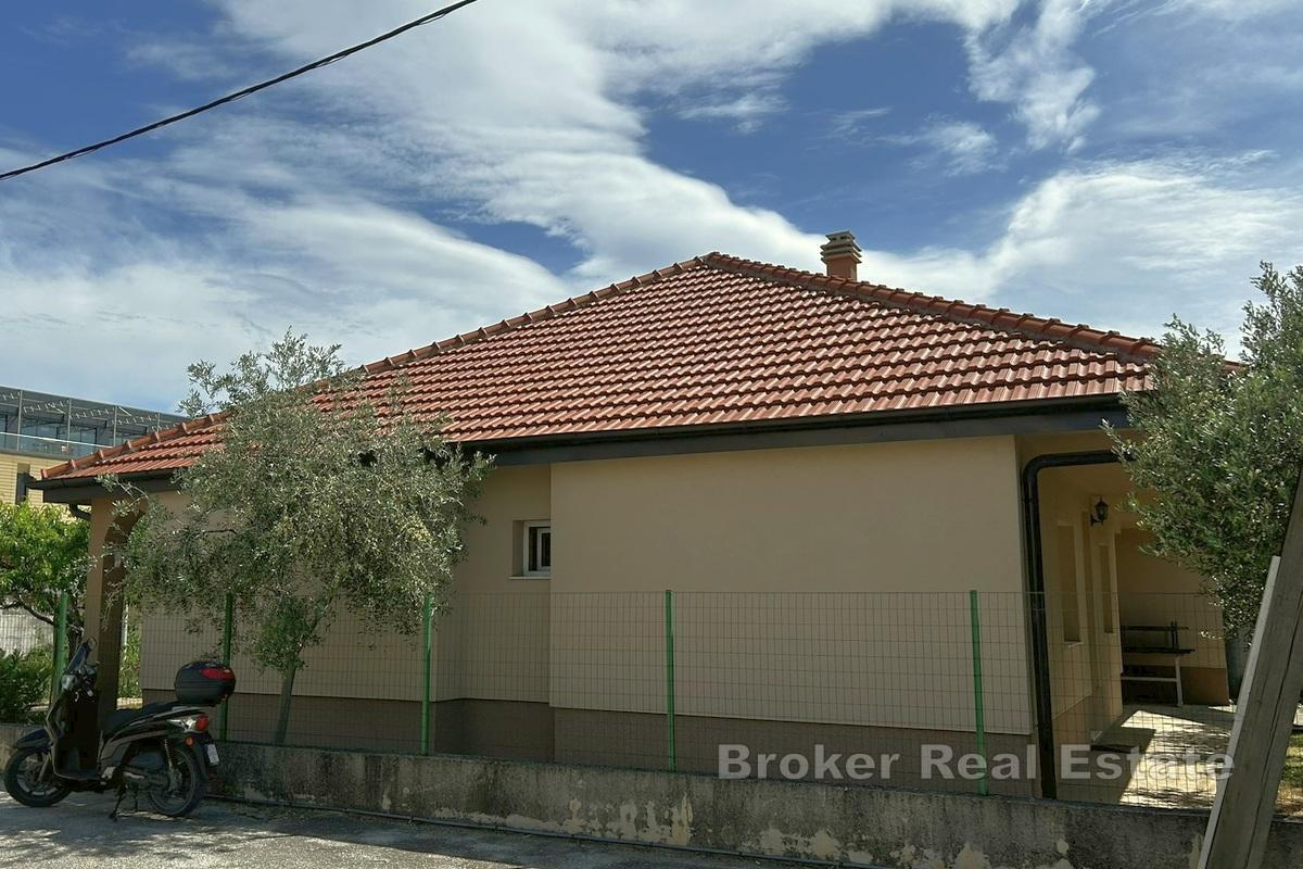 Haus mit Garage und Garten in bester Lage in Split