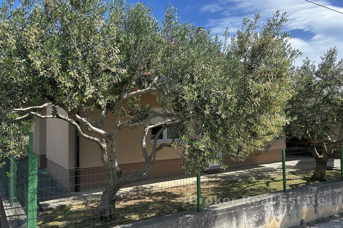 Haus mit Garage und Garten in bester Lage in Split
