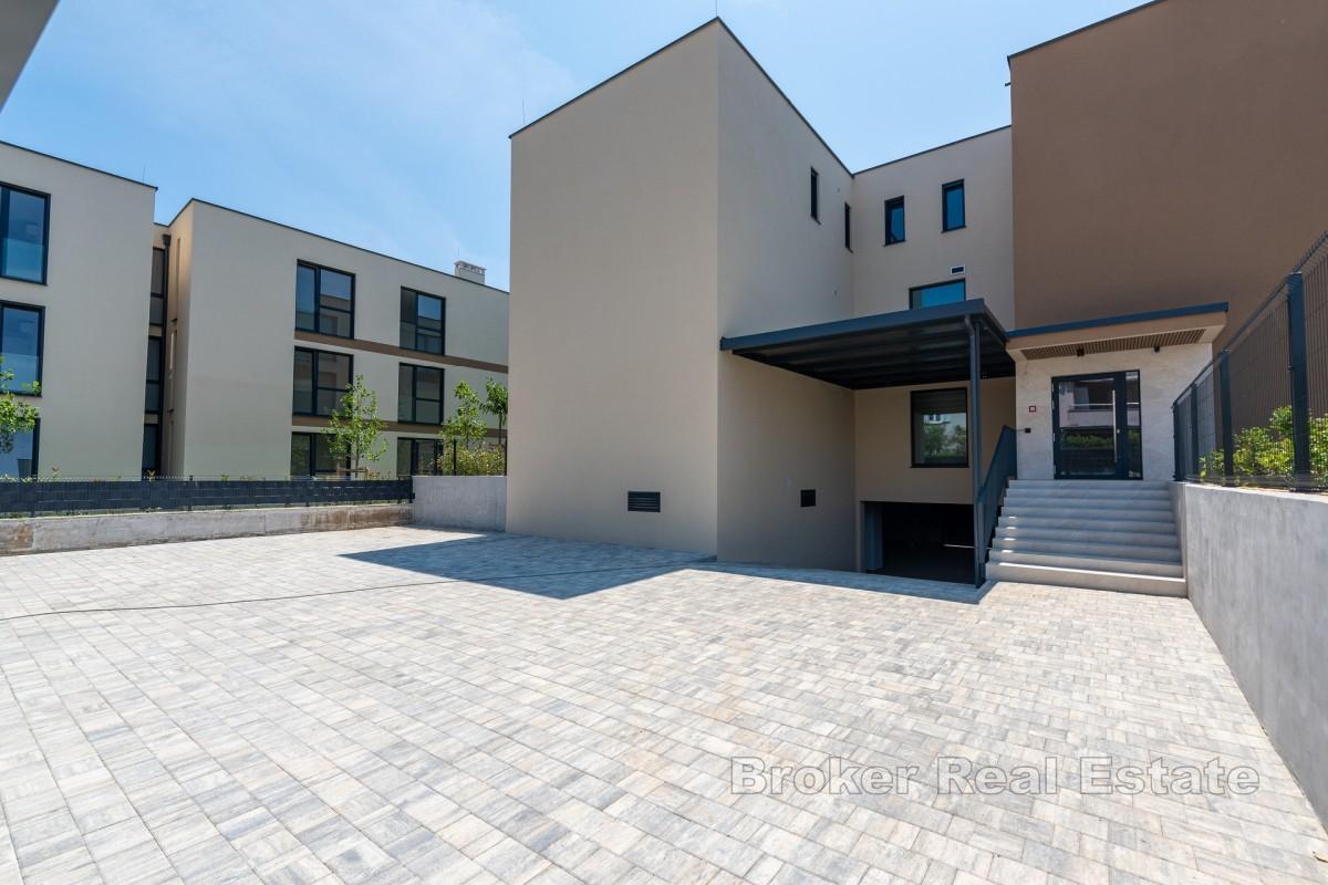 Straordinario appartamento con ampia terrazza e vista panoramica sul mare