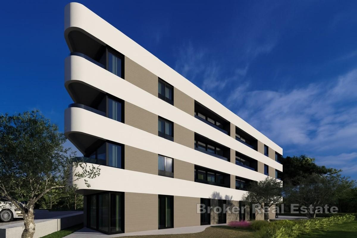 Spazio commerciale al piano terra di un nuovo edificio