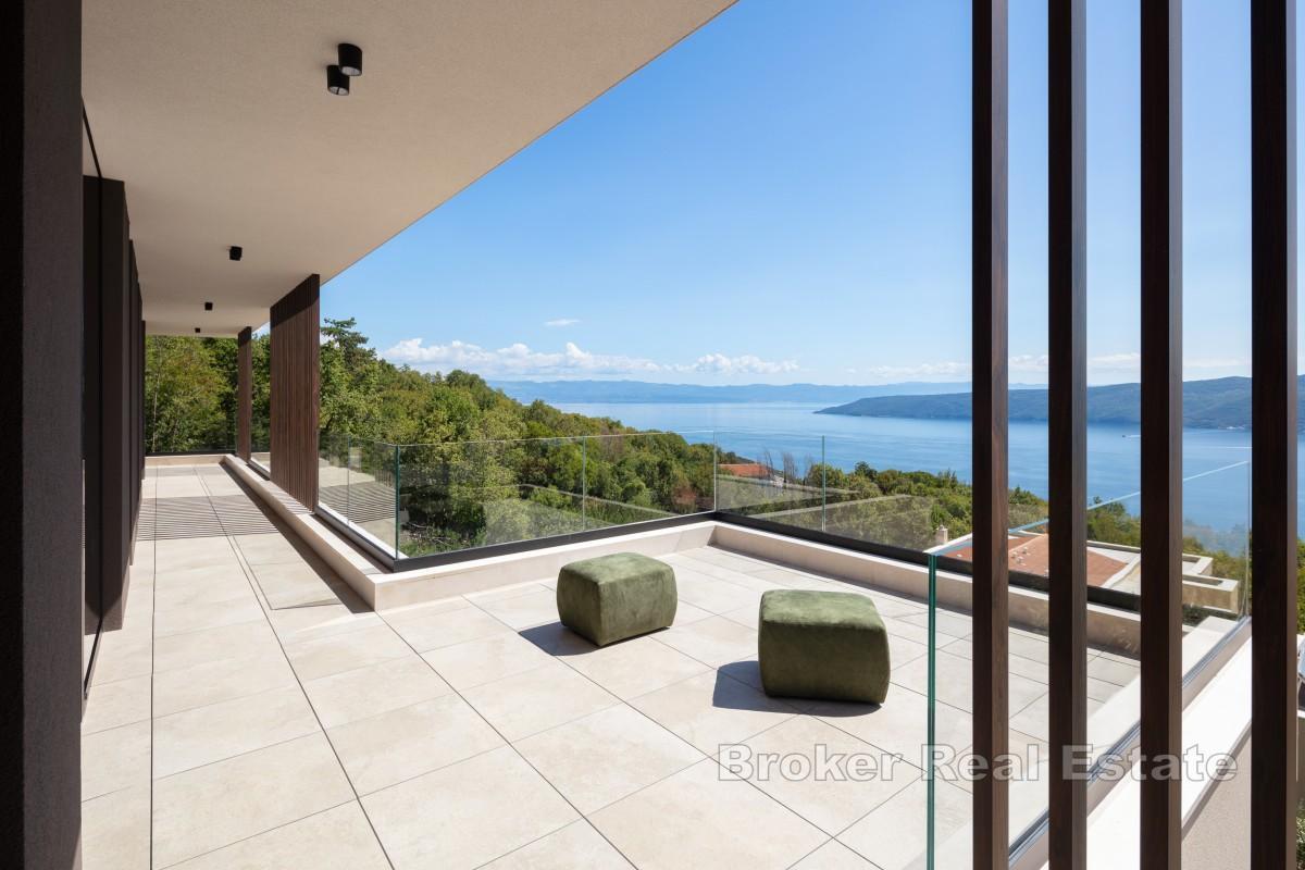 Moderne Villa mit Pool und Meerblick