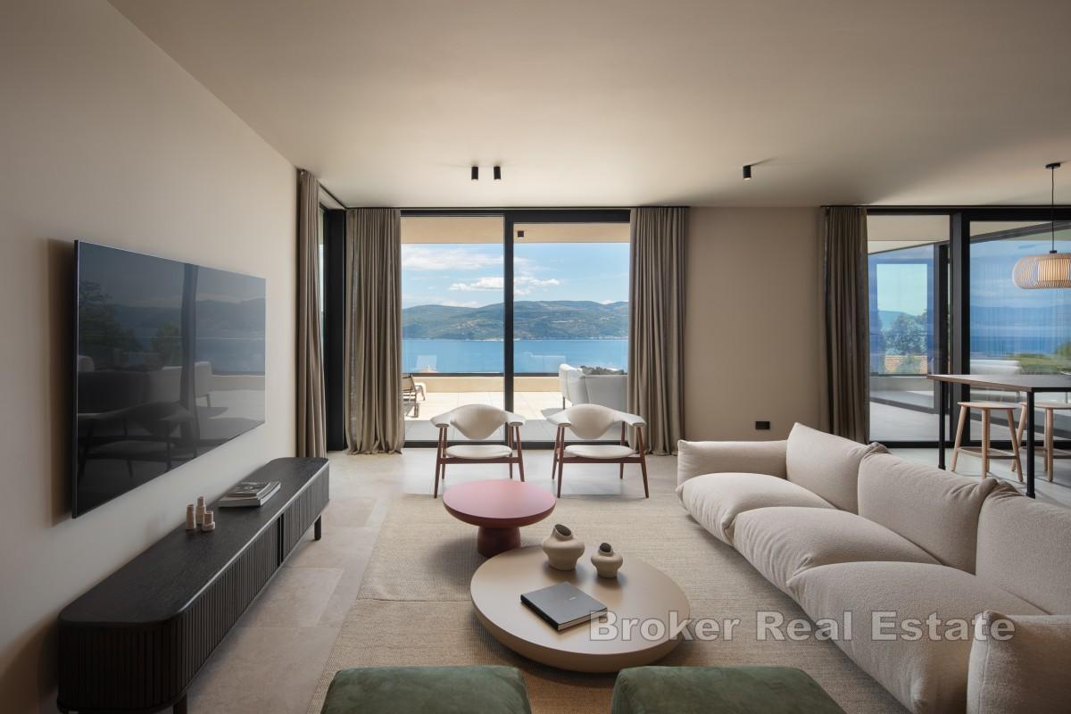 Moderne Villa mit Pool und Meerblick