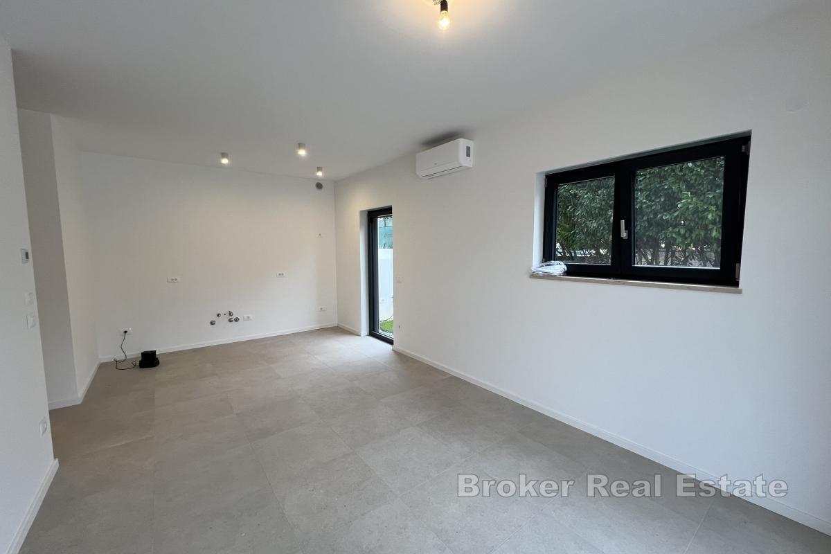 Modernes Erdgeschossapartment mit Pool und zwei Schlafzimmern in Premantura