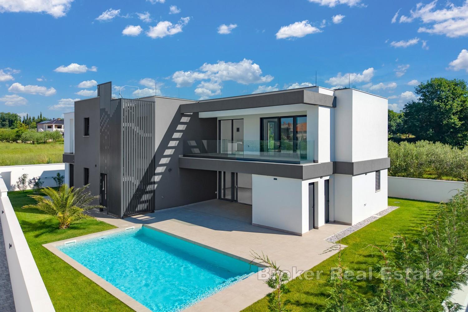 Villa di lusso vicino al mare, con piscina e terrazza panoramica